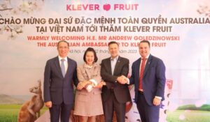 Đại sứ Australia thưởng thức hương vị trái cây tuyệt hảo của quê nhà ngay tại Việt Nam